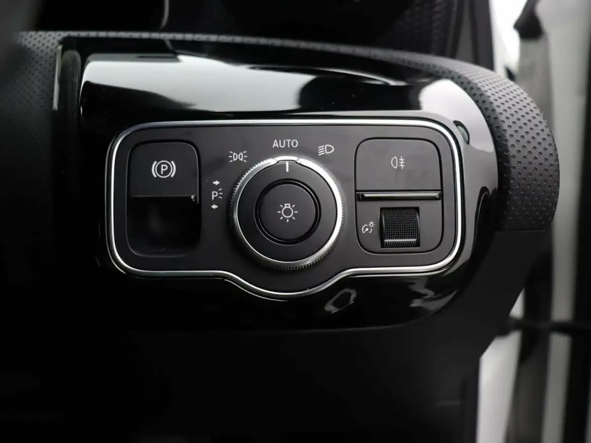 2021-mercedes-benz-a-class-13-a180-sport-hatchback-5d-7g-dct-big-22
