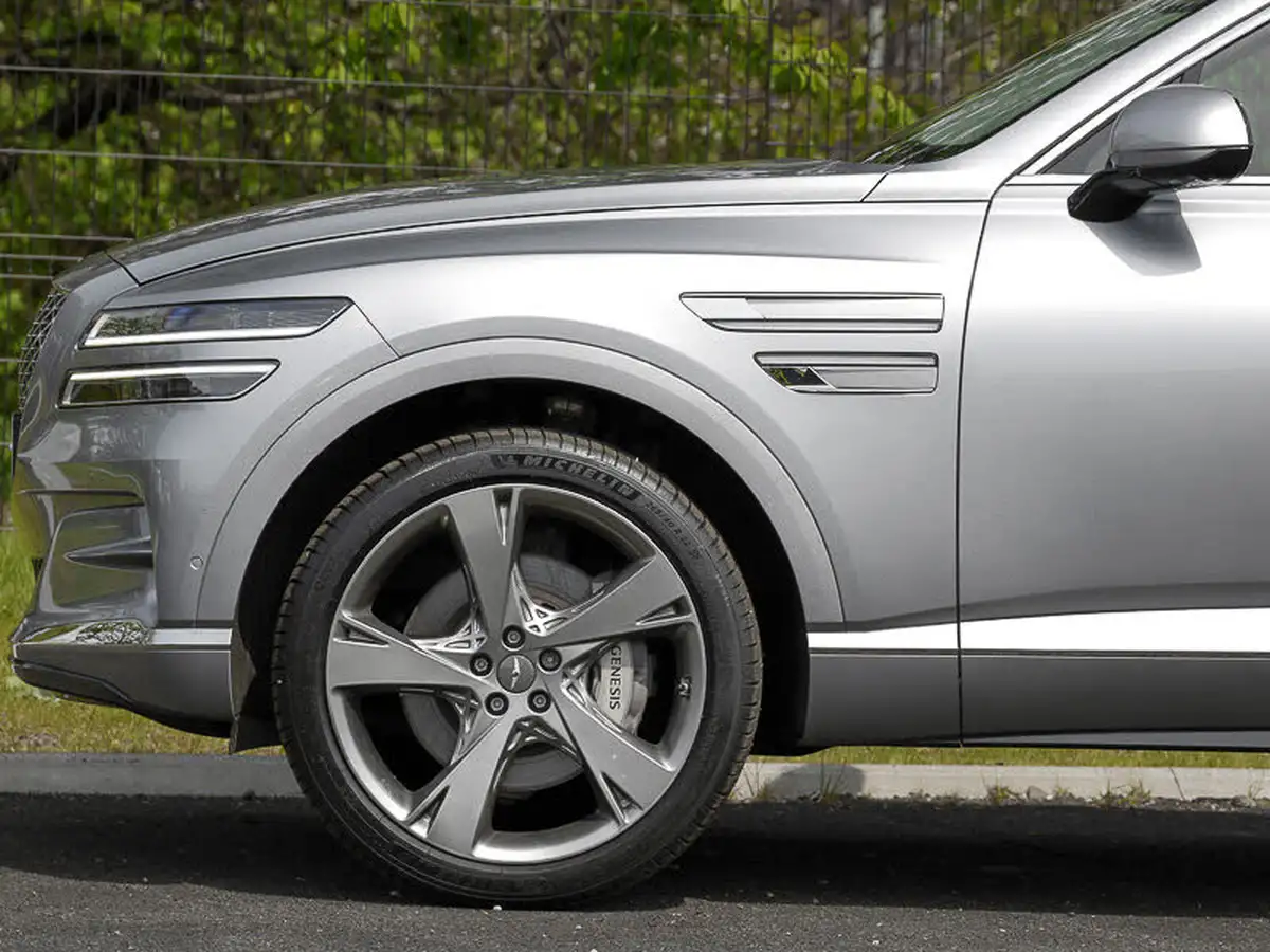2024-genesis-gv80-25-t-luxury-plus-line-big-3