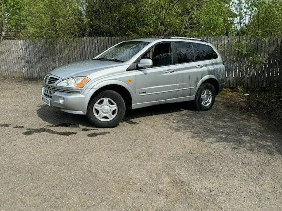 2010-ssangyong-kyron-big-7