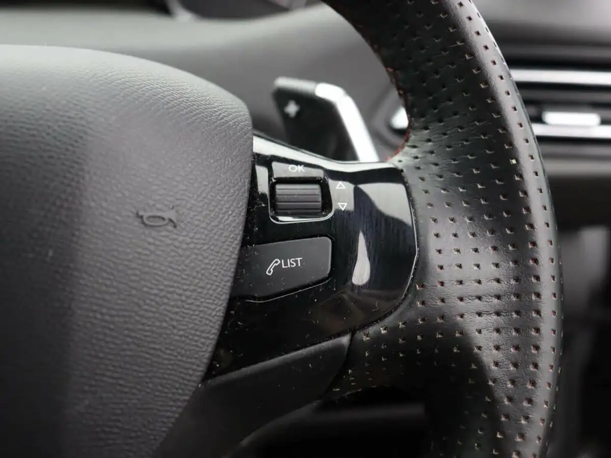 2020-peugeot-308-12-puretech-gt-eat8-big-22