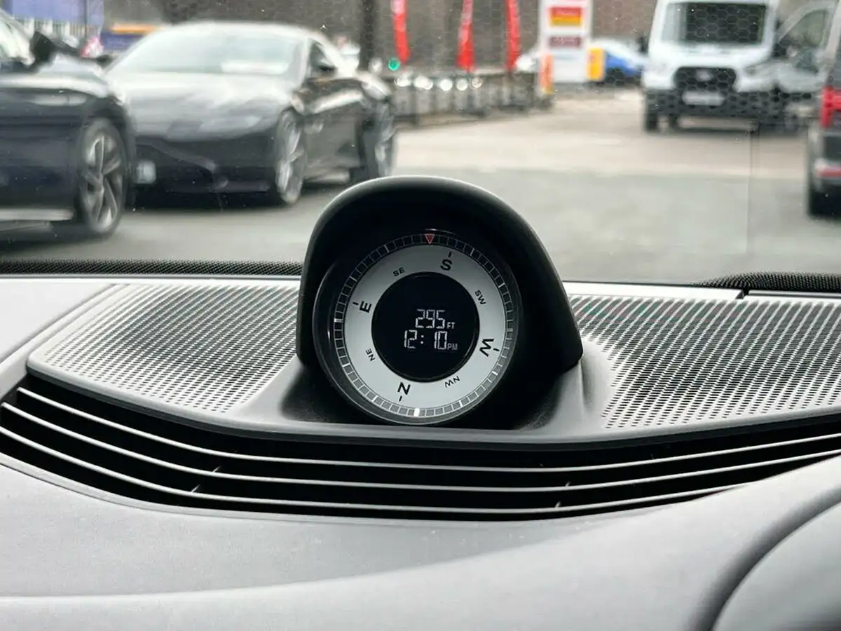 2021-porsche-taycan-e-turbo-s-cross-turismo-big-48