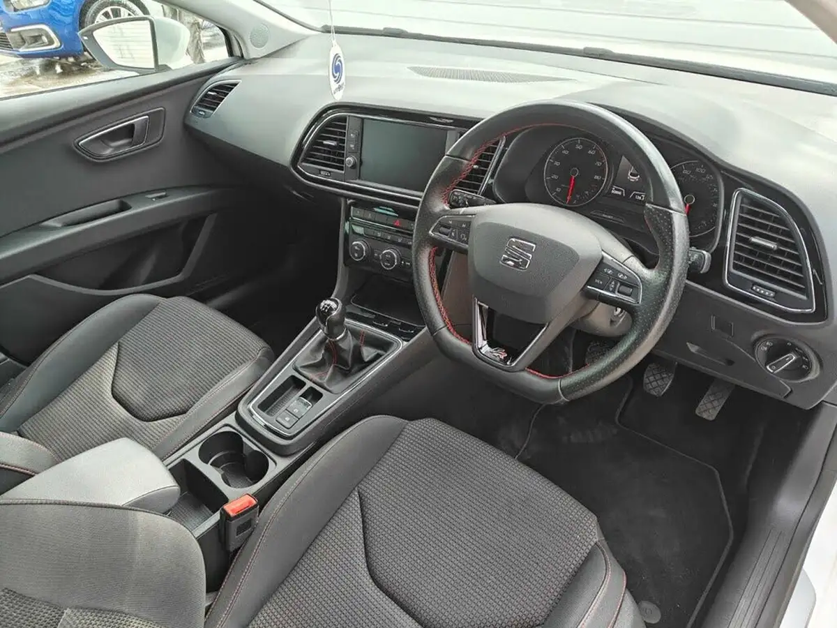 2018-seat-leon-14-tsi-fr-technology-estate-5d-big-30