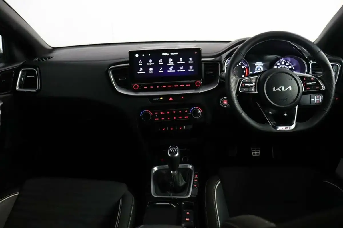 2022-kia-pro-ceed-15-t-gdi-gt-line-big-7