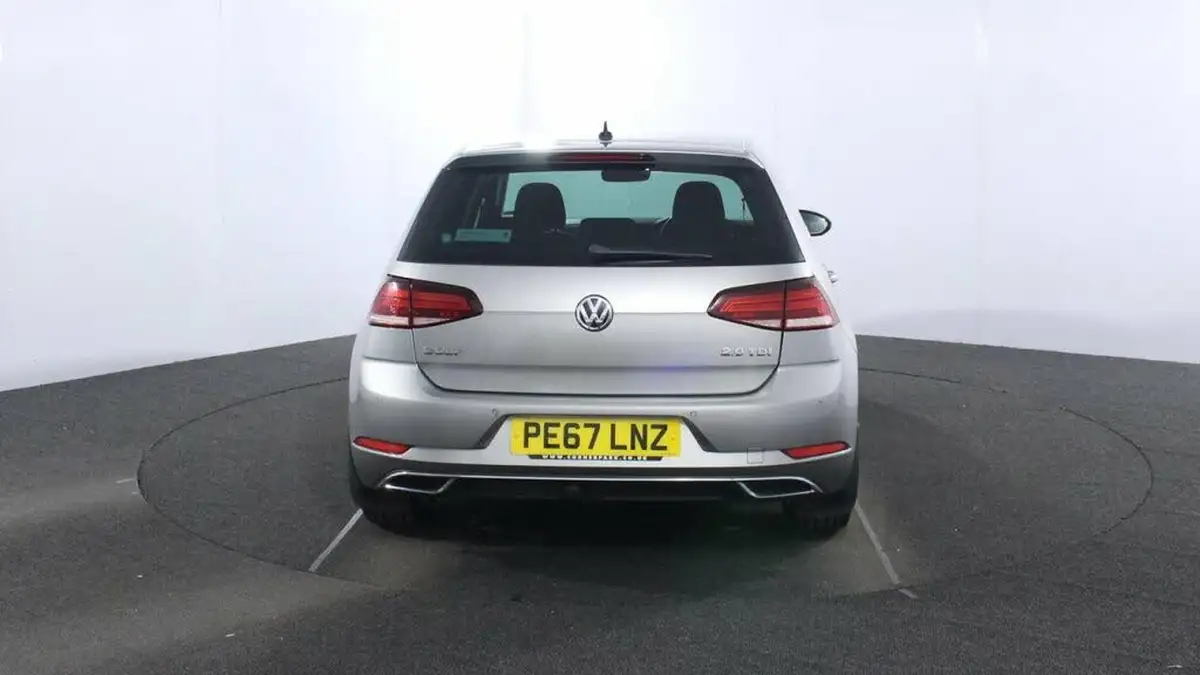 2017-volkswagen-golf-20tdi-gt-bmtss-hatchback-5d-big-5