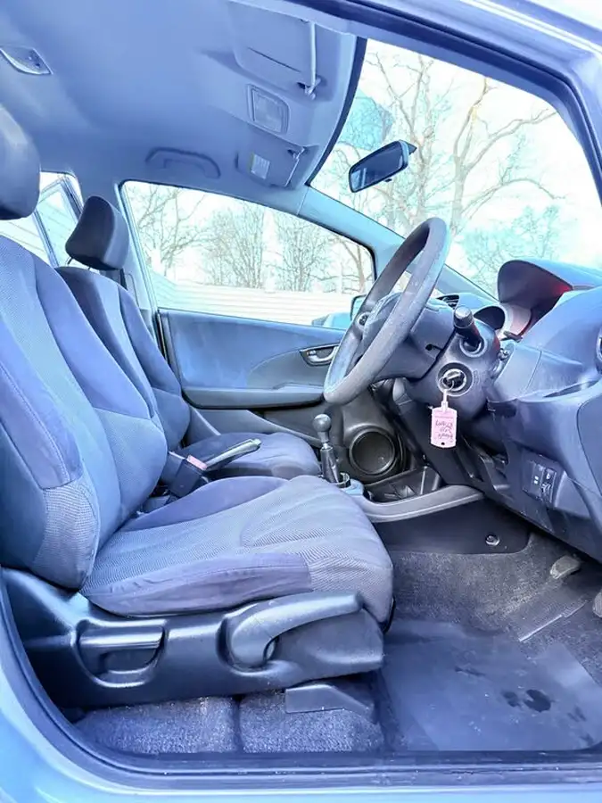2009-honda-jazz-14-es-t-big-22