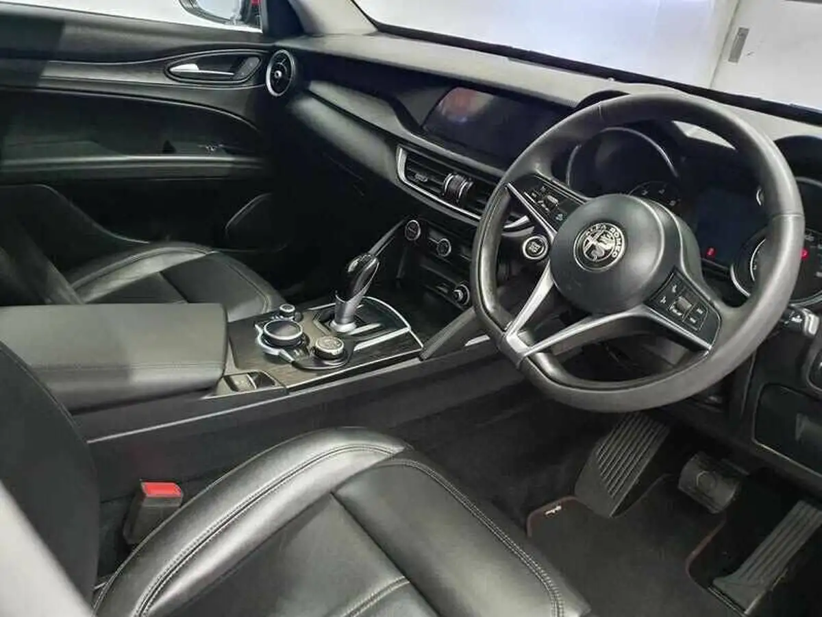 2018-alfa-romeo-stelvio-22td-super-177bhp-awd-big-12