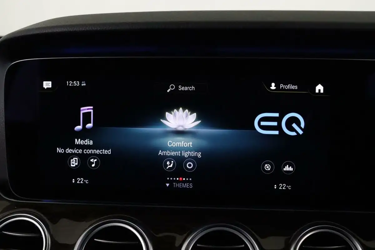 2020-mercedes-benz-e-class-20d-e300de-amg-line-edition-eq-power-saloon-4d-big-30