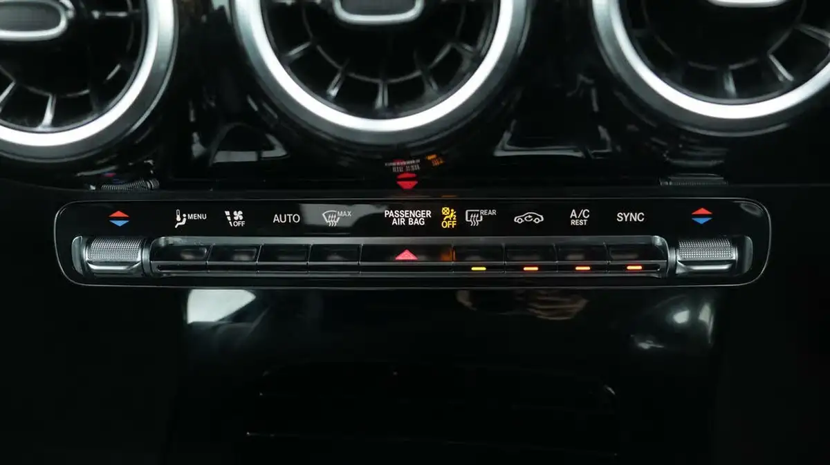 2020-mercedes-benz-a-class-13-a180-amg-line-executive-saloon-4d-7g-dct-big-12