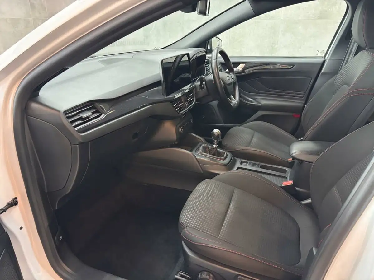 2023-ford-focus-10t-st-line-125ps-hatchback-big-36