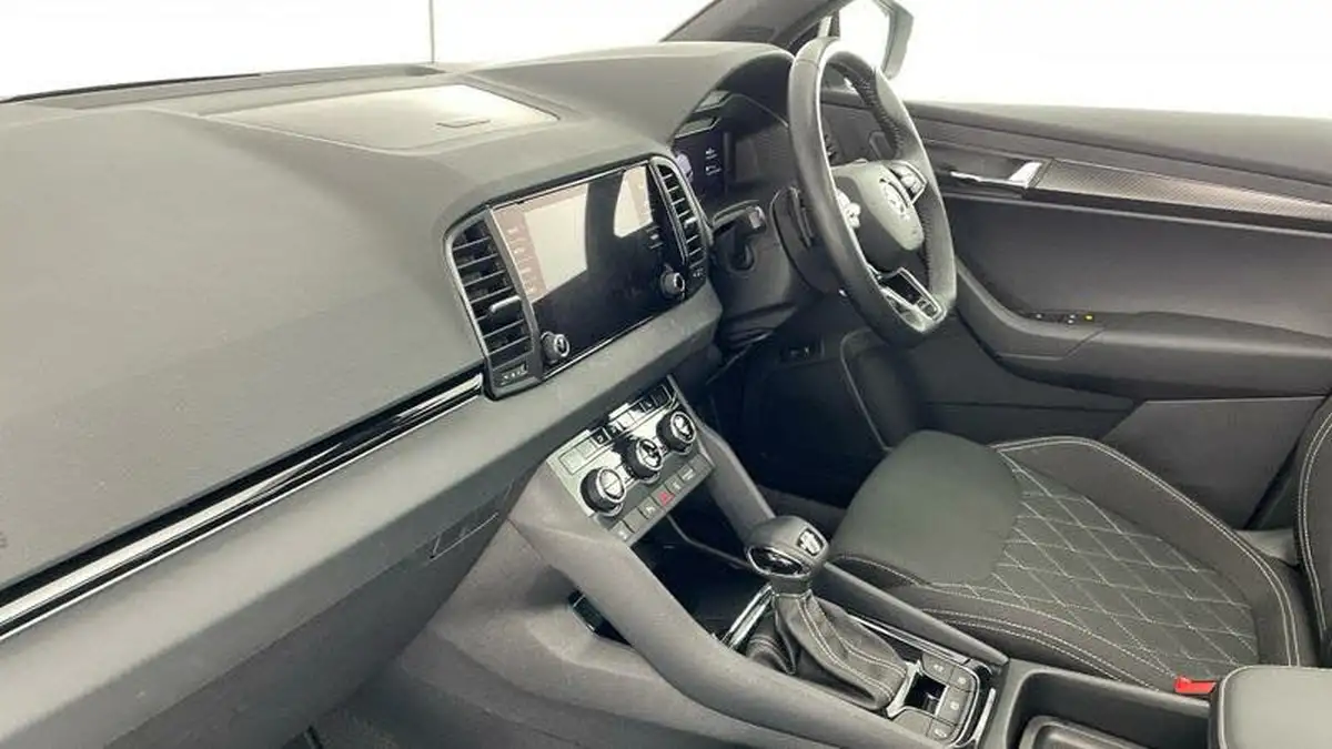 2023-skoda-karoq-15-tsi-sportline-dsg-big-1