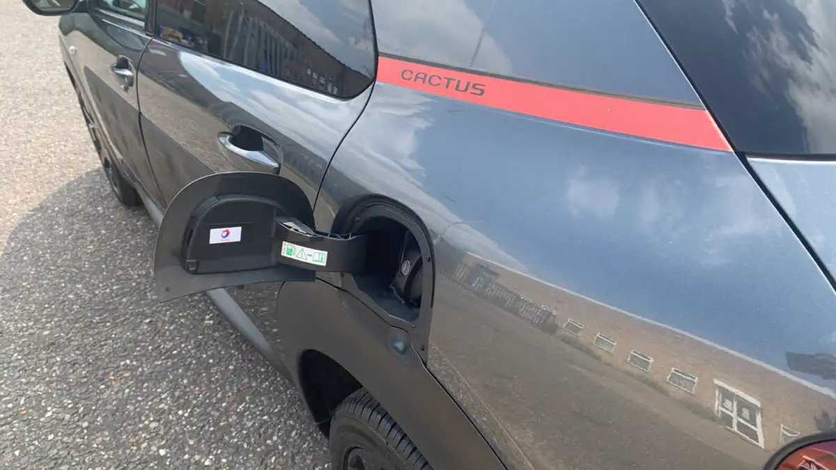 2016-citroen-c4-cactus-12-puretech-flair-edition-110ps-ss-big-48