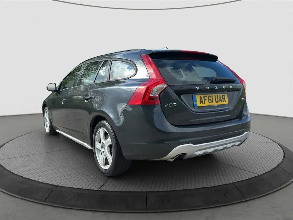 2011-volvo-v60-24td-d5-es-215bhp-geartronic-big-10