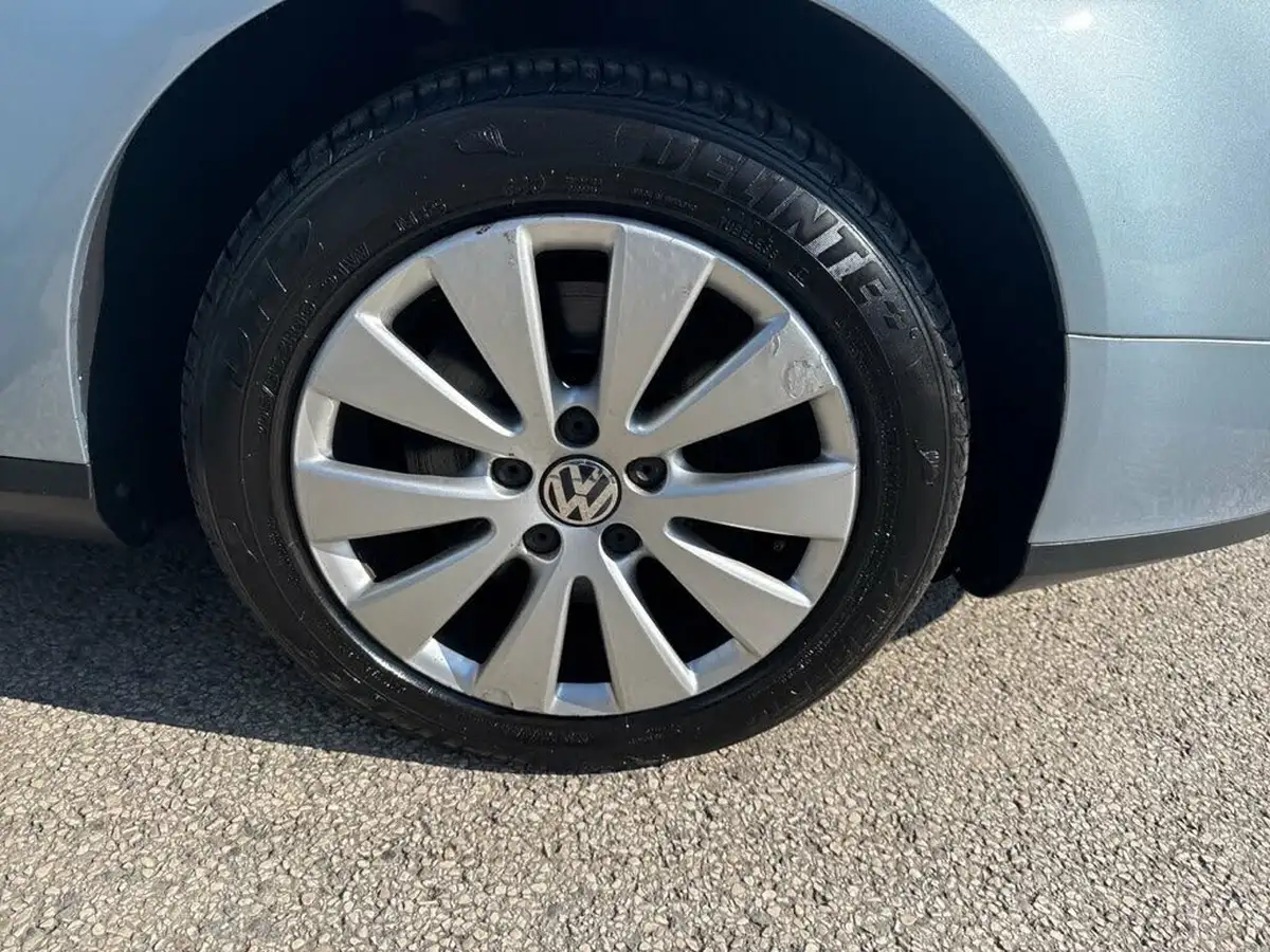 2009-volkswagen-passat-20td-bluemotion-2-saloon-4d-big-18