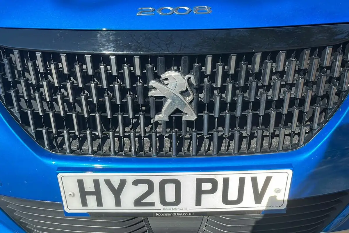 2020-peugeot-2008-suv-12-puretech-gt-line-big-22
