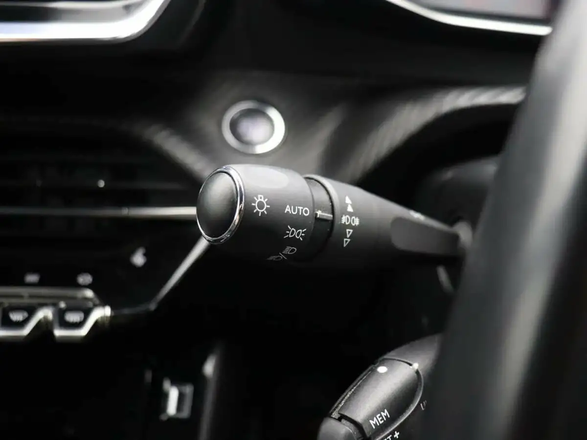 2020-peugeot-2008-suv-15-bluehdi-gt-line-big-33