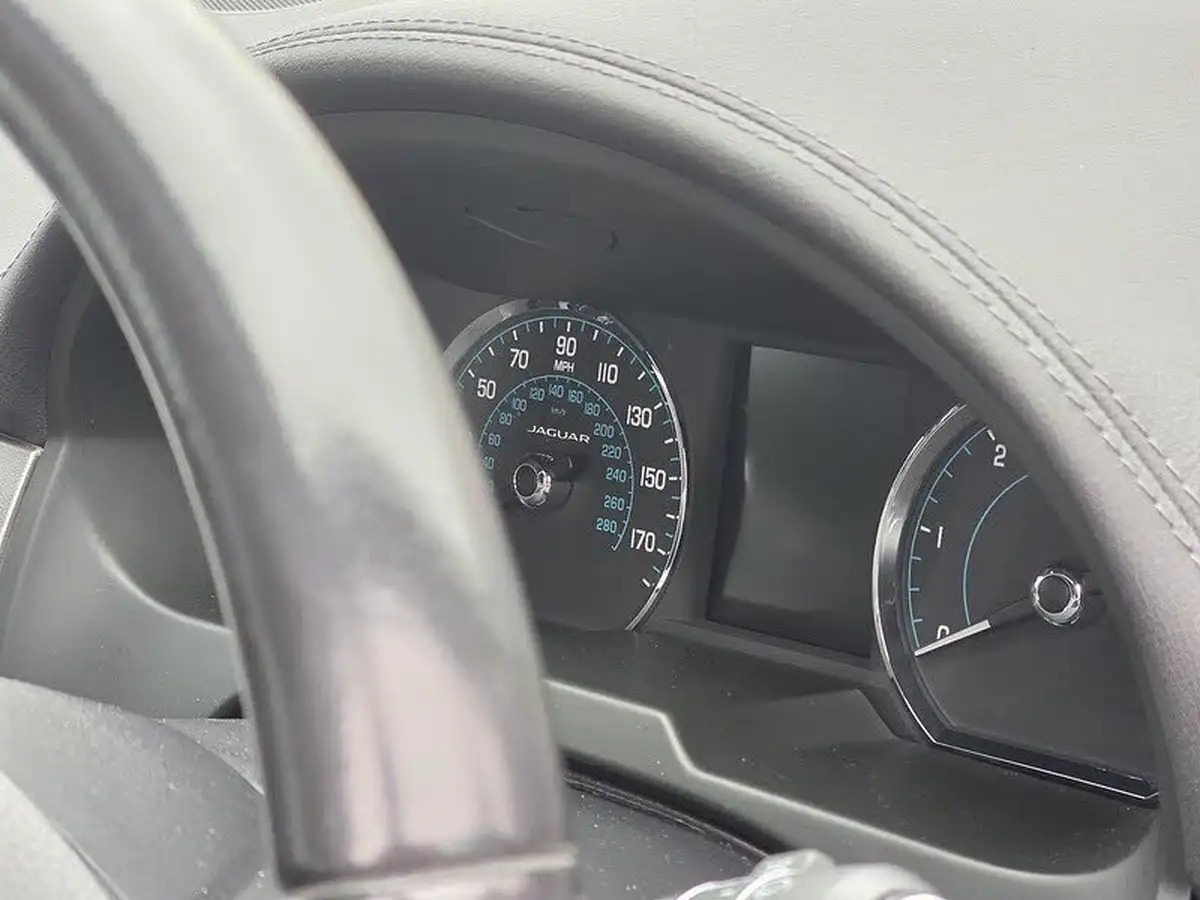 2014-jaguar-xf-22td-premium-luxury-200ps-saloon-4d-big-13