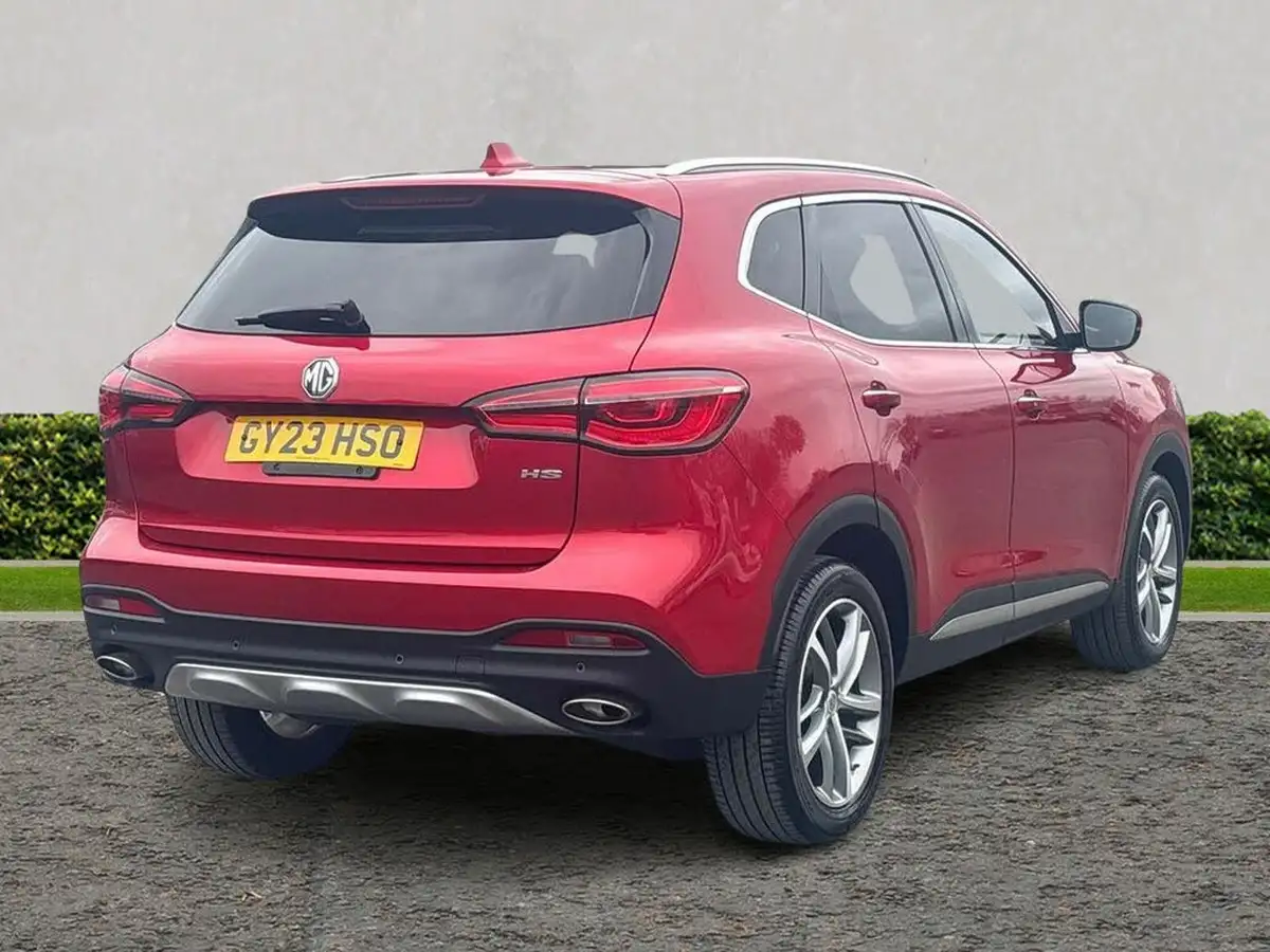 2023-mg-hs-15t-gdi-exclusive-162ps-dct-big-2