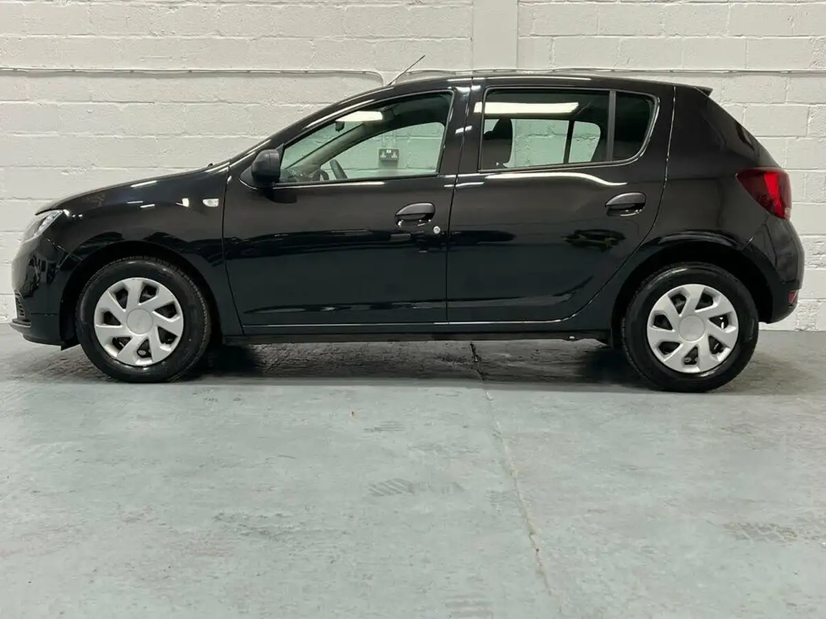 2020-dacia-sandero-10-sce-essential-big-32