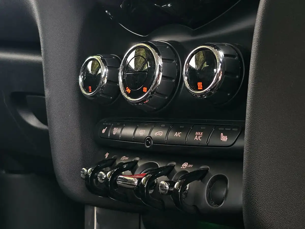 2019-mini-cooper-15-cooper-classic-hatchback-5d-auto-big-4