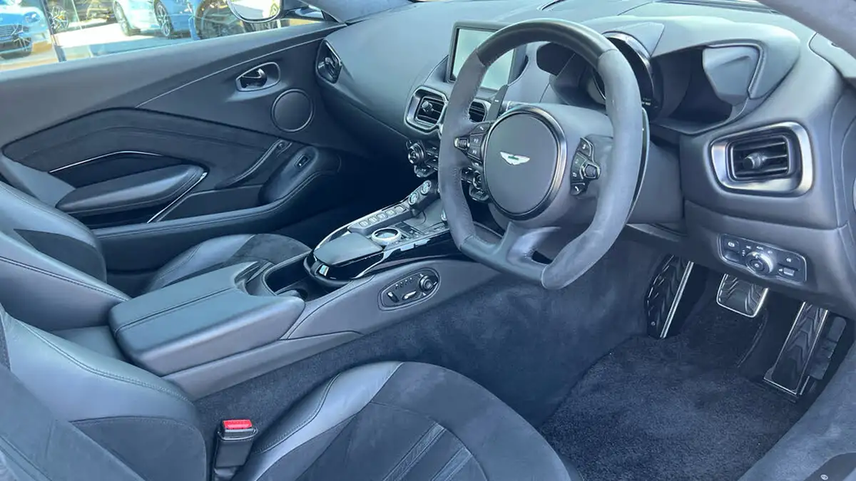 2021-aston-martin-vantage-40-v8-vantage-coupe-auto-big-2