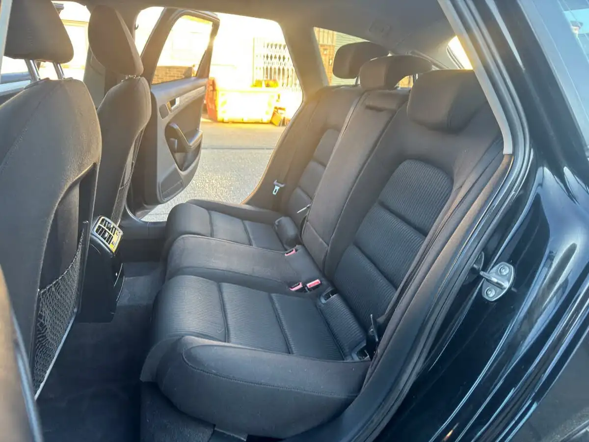 2011-audi-a4-avant-big-26