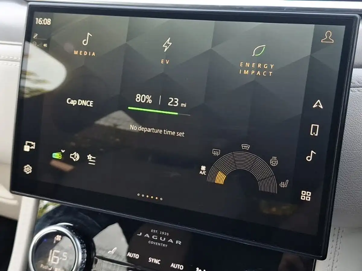 2022-jaguar-f-pace-20-p400e-r-dynamic-s-big-14