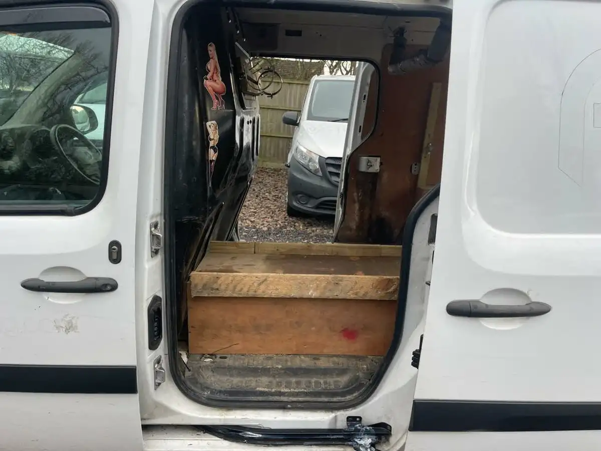 2014-mercedes-benz-citan-15-cdi-109-compact-panel-van-big-26