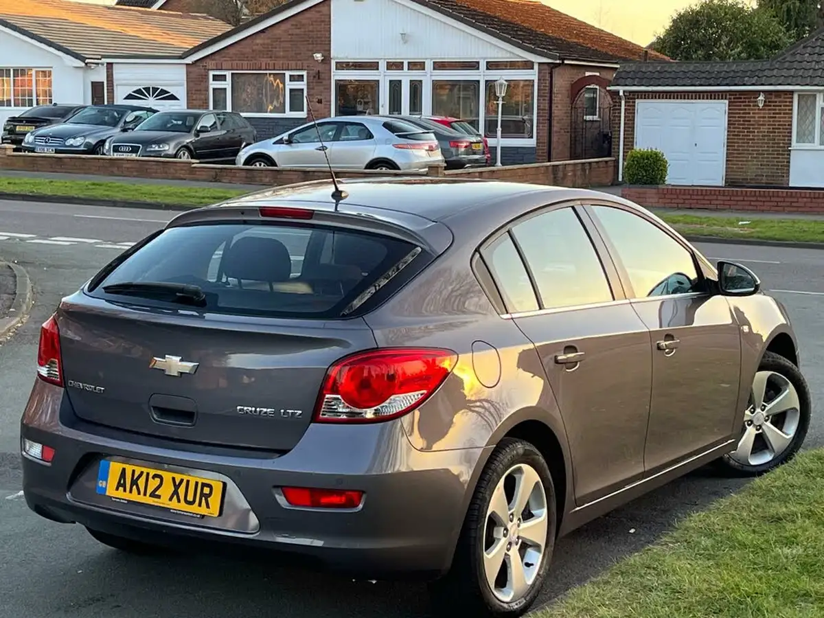 2012-chevrolet-cruze-18-ltz-auto-big-47