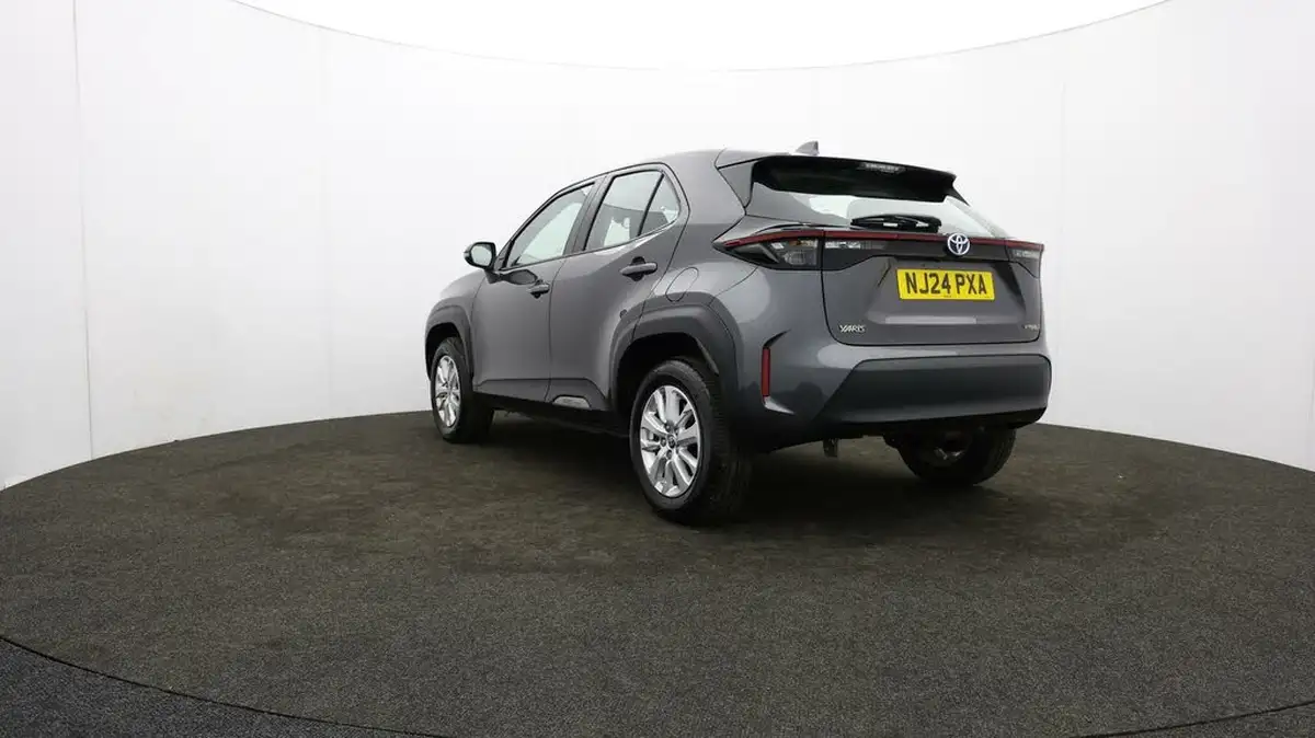 2024-toyota-yaris-cross-15-vvt-i-icon-big-70