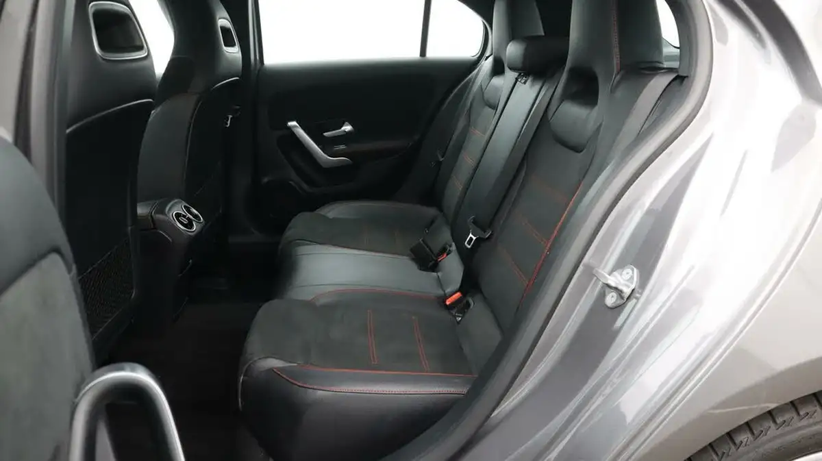 2019-mercedes-benz-a-class-15d-a180d-amg-line-executive-hatchback-5d-7g-dct-big-15