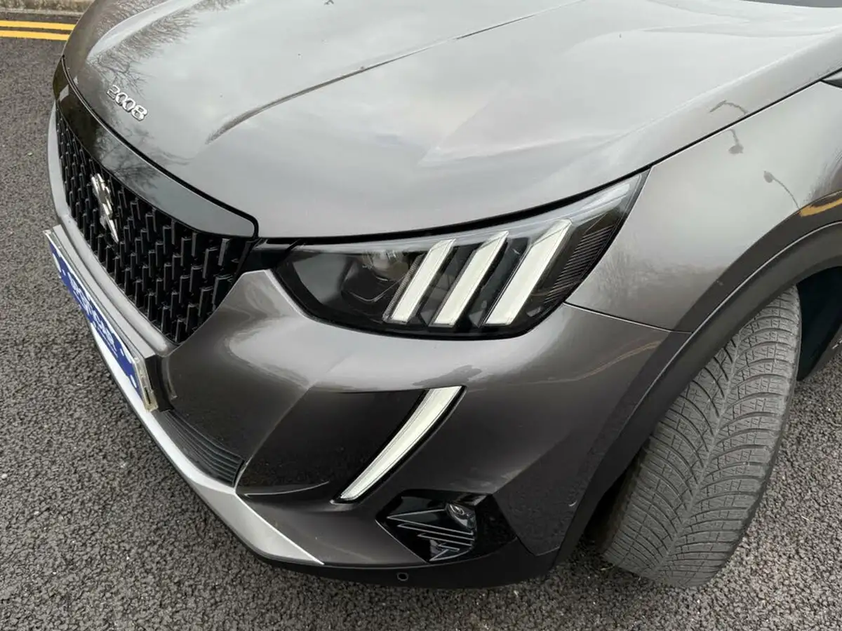 2021-peugeot-2008-suv-12-puretech-gt-eat8-big-37