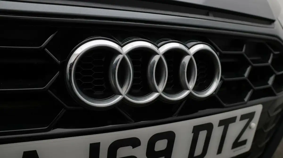 2020-audi-a4-20-35-tfsi-black-edition-s-tronic-big-24