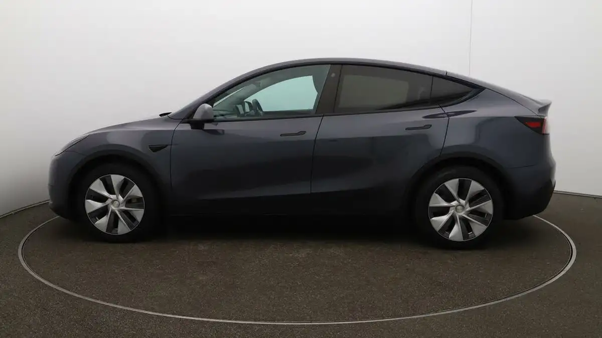 2023-tesla-model-y-e-rwd-big-55
