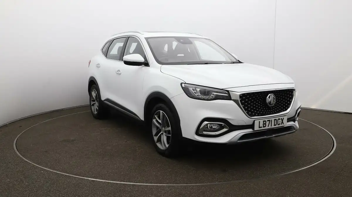 2022-mg-hs-15t-gdi-exclusive-162ps-big-36