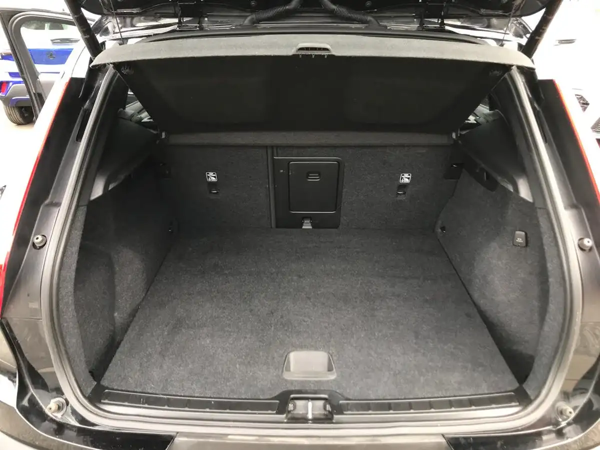 2021-volvo-xc40-15-t3-r-design-pro-161bhp-auto-big-7