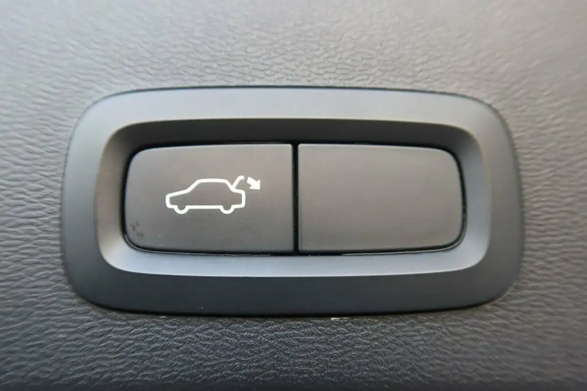 2021-volvo-xc40-20-b4-r-design-197bhp-geartronic-big-7