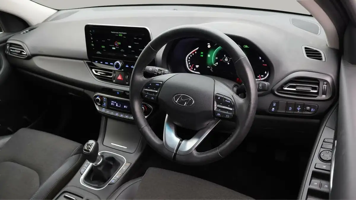 2022-hyundai-i30-10-t-gdi-premium-tourer-big-9