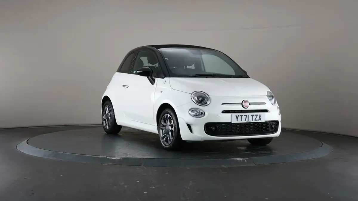 2021-fiat-500c-10-hey-google-big-42