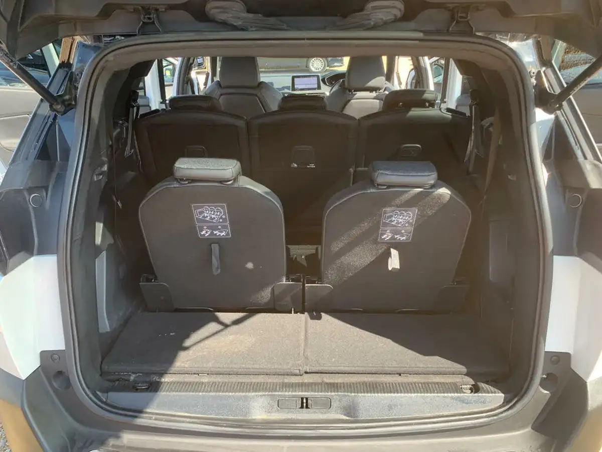 2018-peugeot-5008-suv-16-puretech-gt-line-big-57