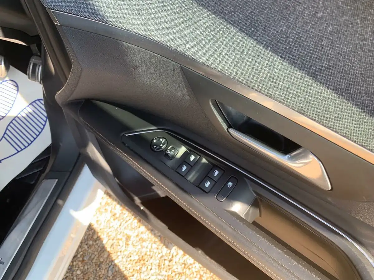 2018-peugeot-5008-suv-16-puretech-gt-line-big-9