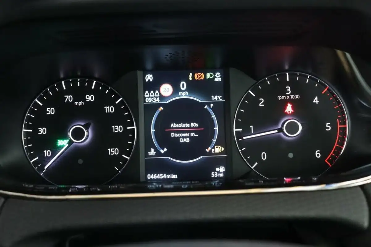 2019-land-rover-range-rover-evoque-20-d150-r-dynamic-big-31