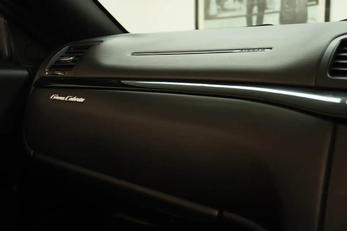2010-maserati-grancabrio-47-big-23
