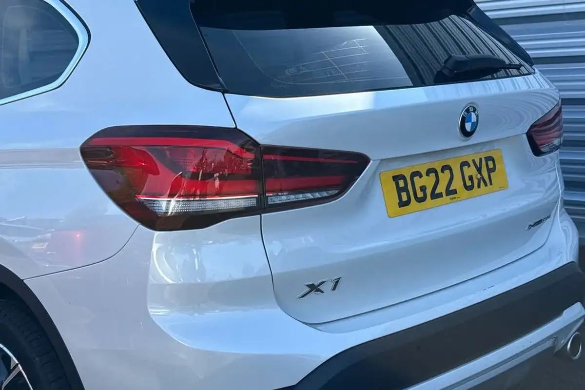 2022-bmw-x1-20-xdrive20i-xline-big-7