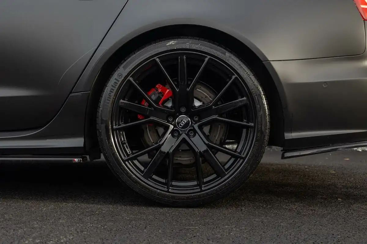 2016-audi-rs6-avant-40-quattro-performance-big-34