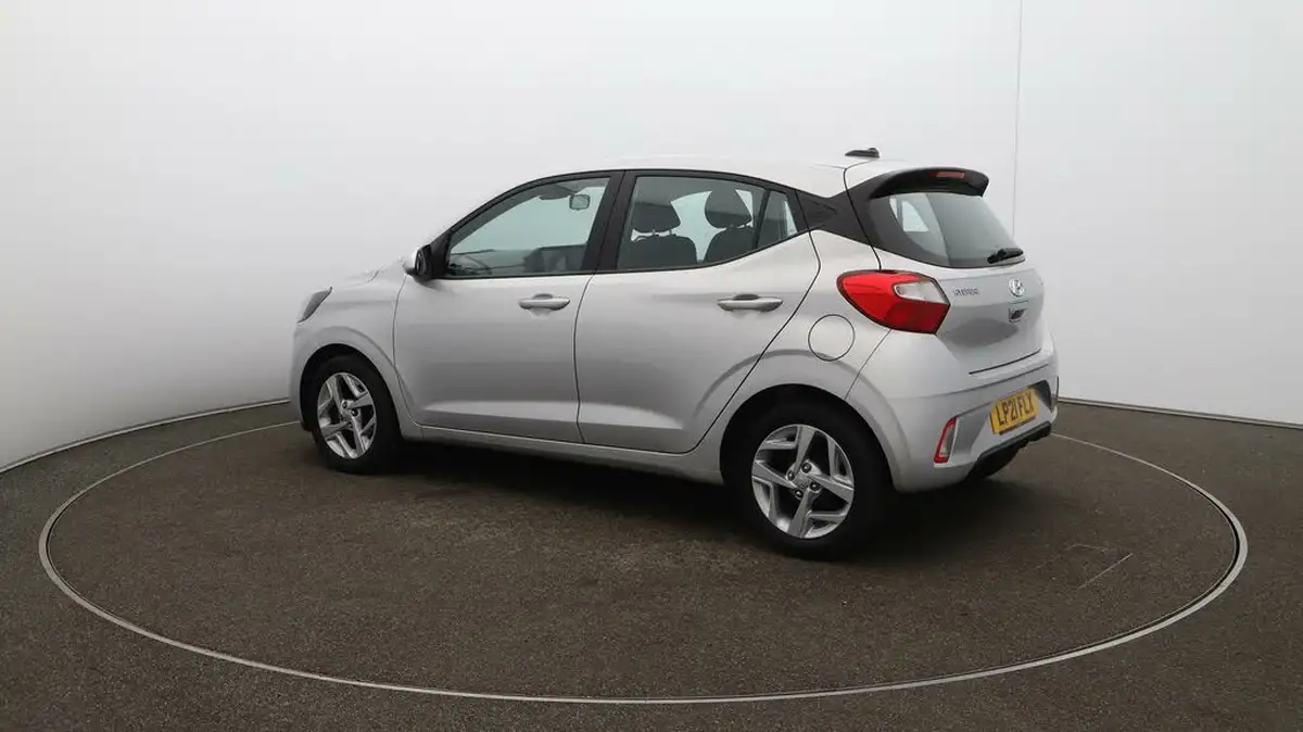 2021-hyundai-i10-10-se-connect-big-29