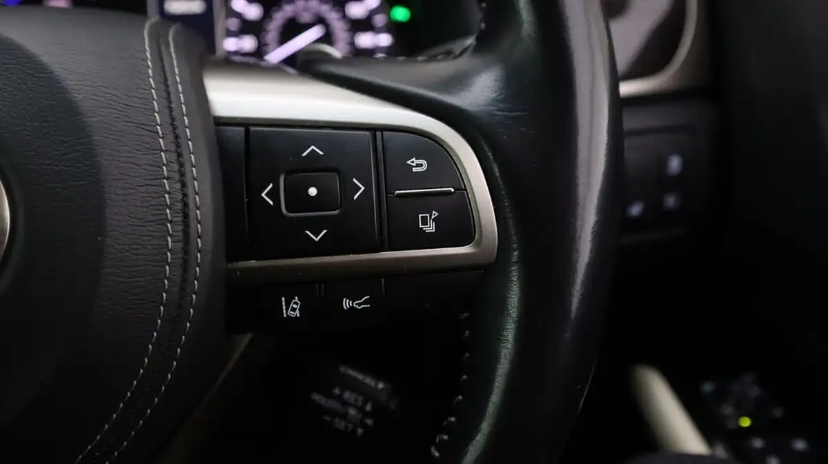 2018-lexus-gs-300h-25-premier-big-22