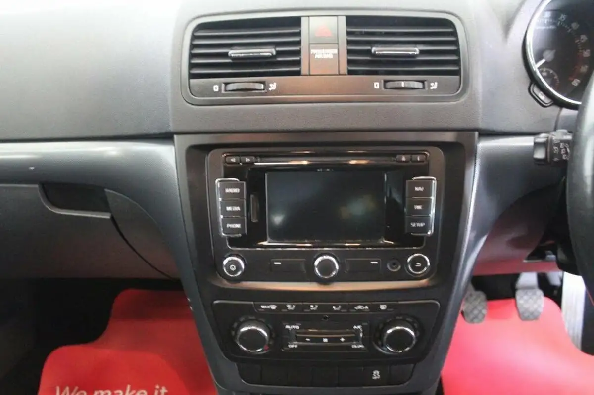 2013-skoda-yeti-20td-adventure-110bhp-big-26