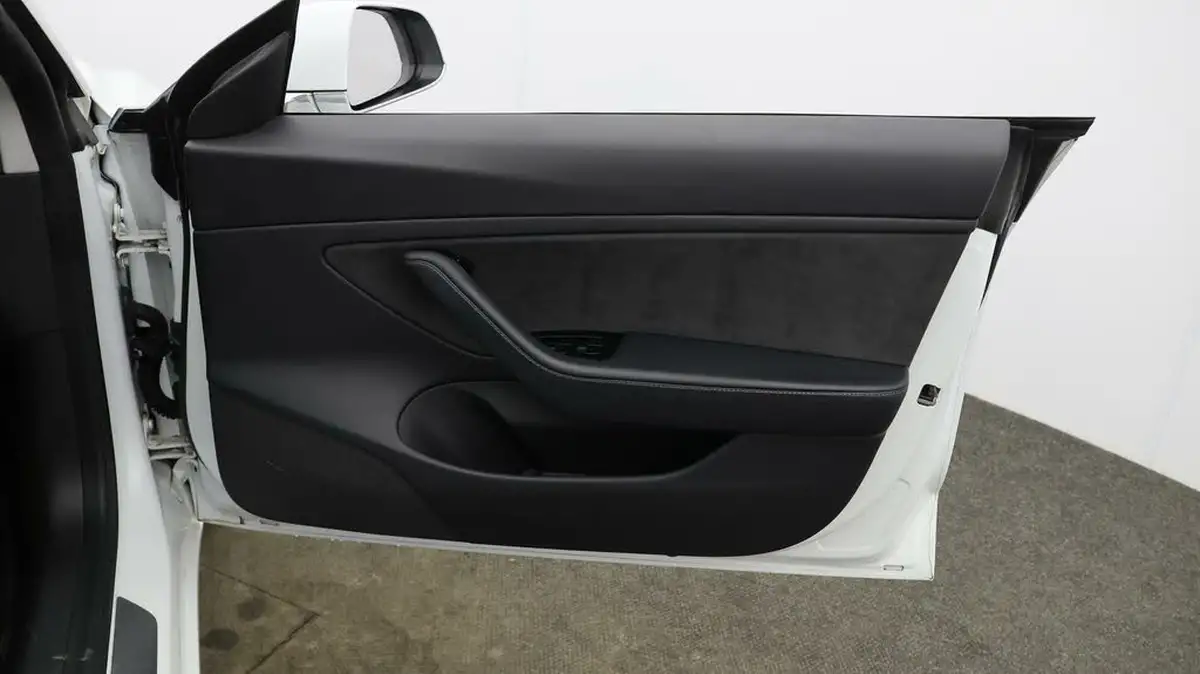 2020-tesla-model-3-e-standard-plus-big-14