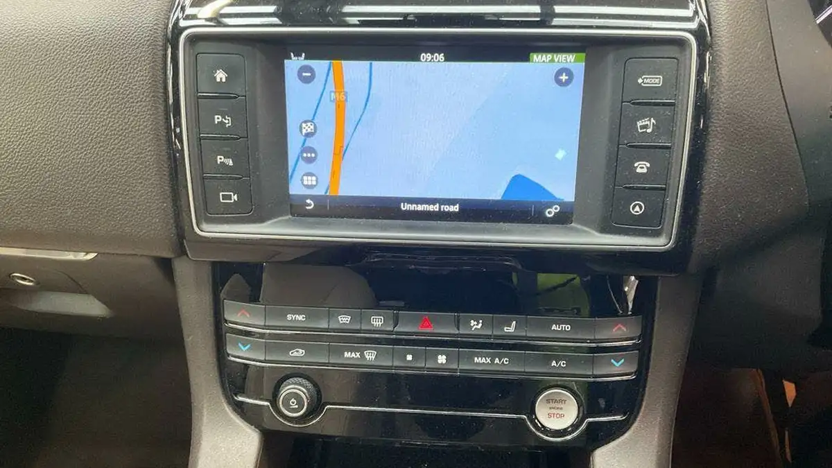 2016-jaguar-f-pace-20-i4d-prestige-awd-auto-big-10