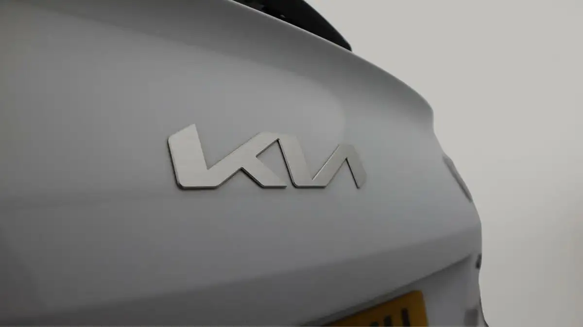 2023-kia-xceed-15-t-gdi-gt-line-158bhp-big-23